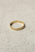 Load image into Gallery viewer, 14K GOLD RING 1.75G / GOLD