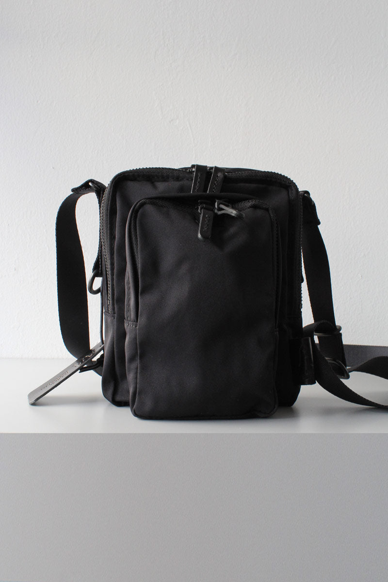 GABARDINE WP POCHETTE / BLACK – STOCK
