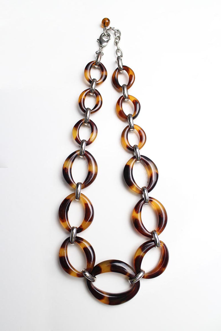 RESIN NECKLACE / BROWN