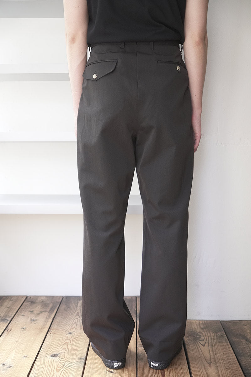 THE CLASIK | INVERTED PLEATS TROUSER VINTAGE GABADINE / BROWN