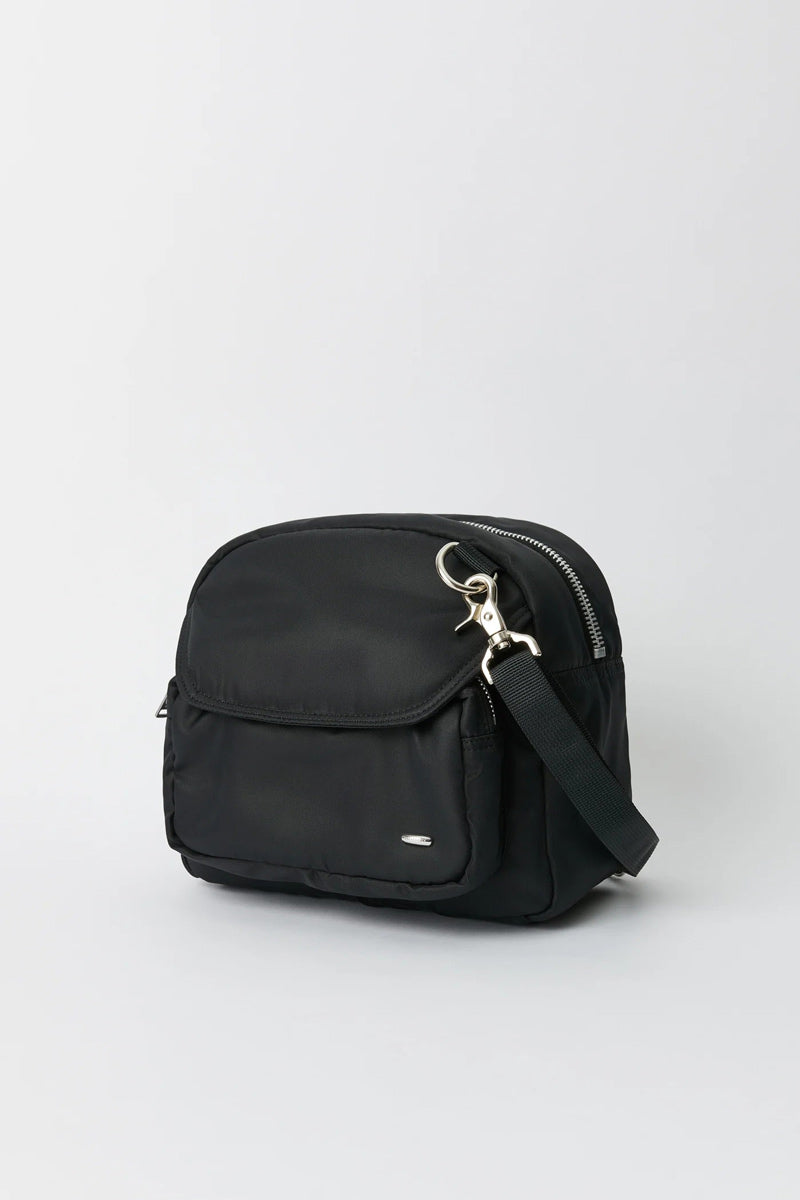 新品 24aw OUR LEGACY ショルダー バッグ 黒 17443 OUR LEGACY | VOLTA CROSSPACK / CAYCE BLACK ナイロンミニバッグ – STOCK