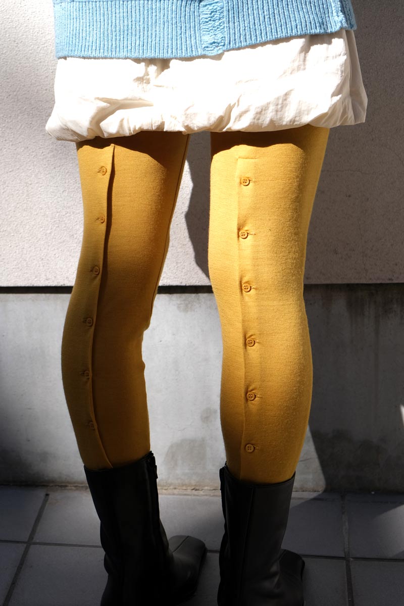 LITTLE $UZIE | WOOL BACK BUTTON TIGHTS / YELLOW ボタンデザイン