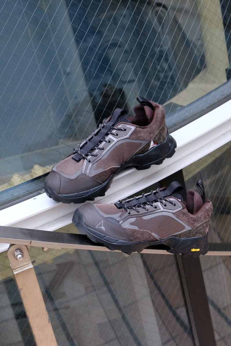 LHAKPA HIKING SHOES / BROWN-BLACK