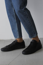 Load image into Gallery viewer, COMFORT COTTON RIB HI-SOCKS / CARAMEL