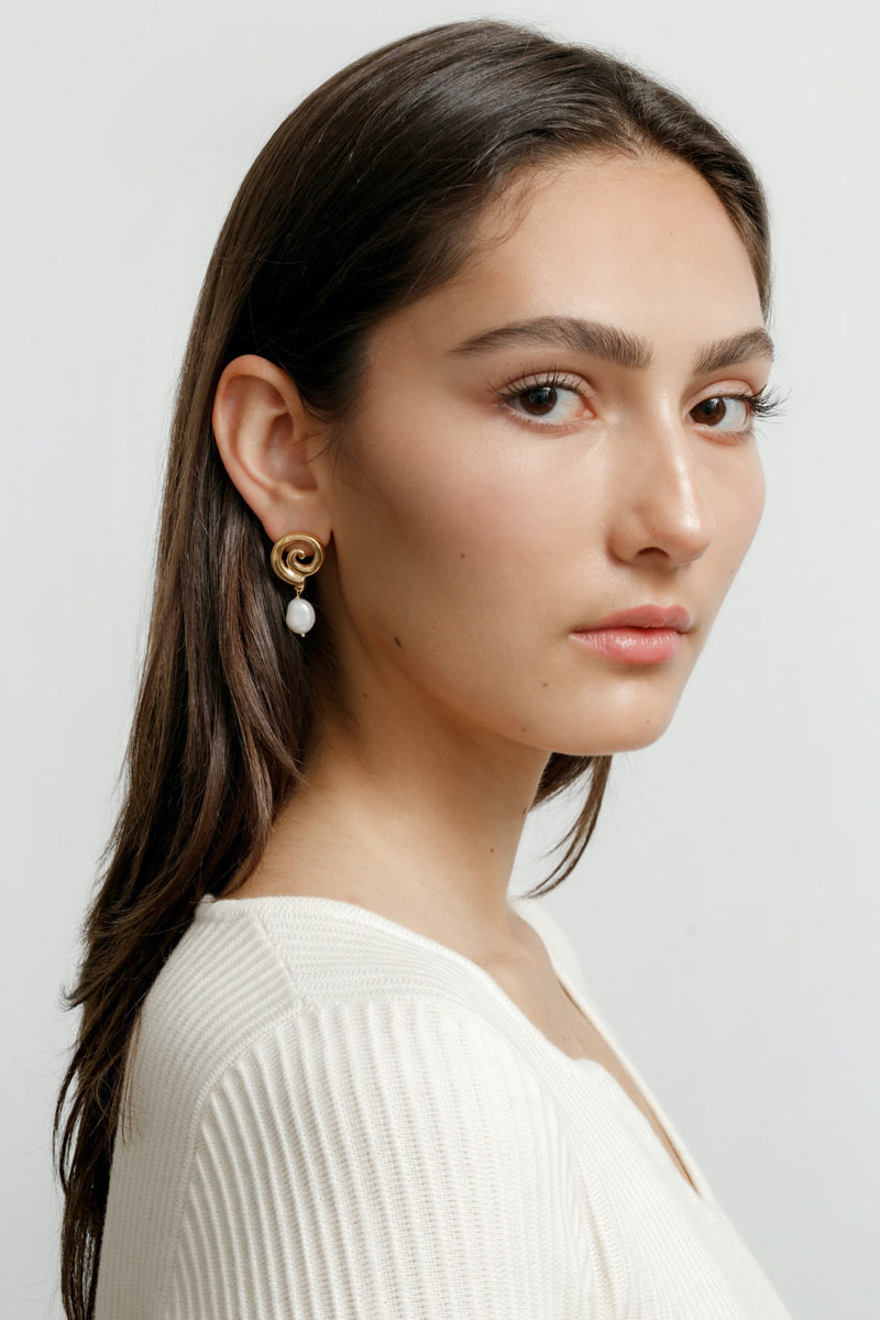 WOLF CIRCUS | LAYLA EARRINGS / 14K GOLD PLATED パールピアス – STOCK