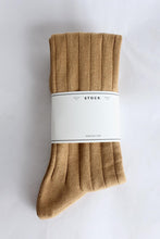 Load image into Gallery viewer, COMFORT COTTON RIB HI-SOCKS / CARAMEL