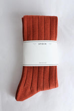 Load image into Gallery viewer, COMFORT COTTON RIB HI-SOCKS / BRICK