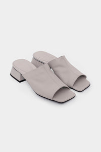 CONSTANZA LEATHER SANDALS / LIGHT GREY [20%OFF]