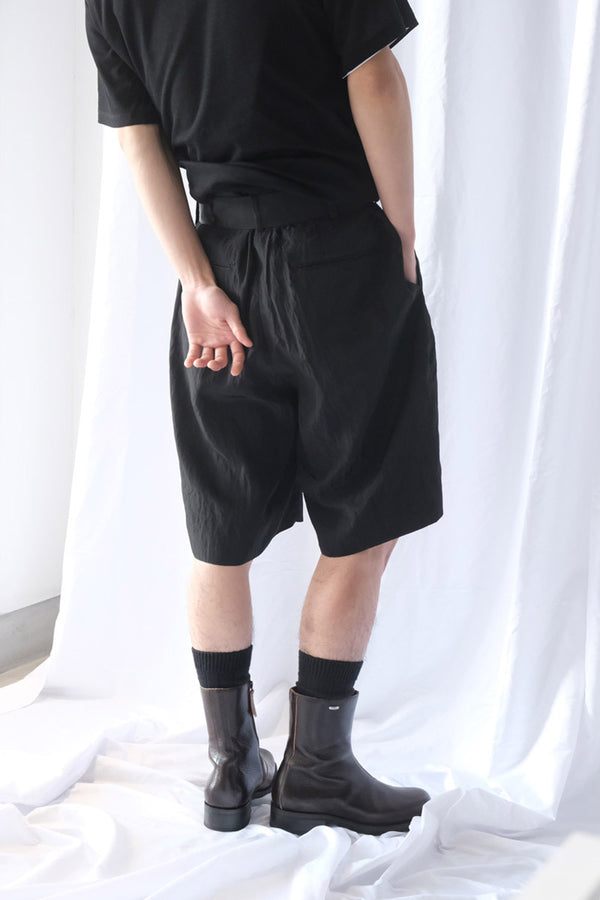 VISCOSE WASHER 2TUCK BELTED SHORTS / BLACK