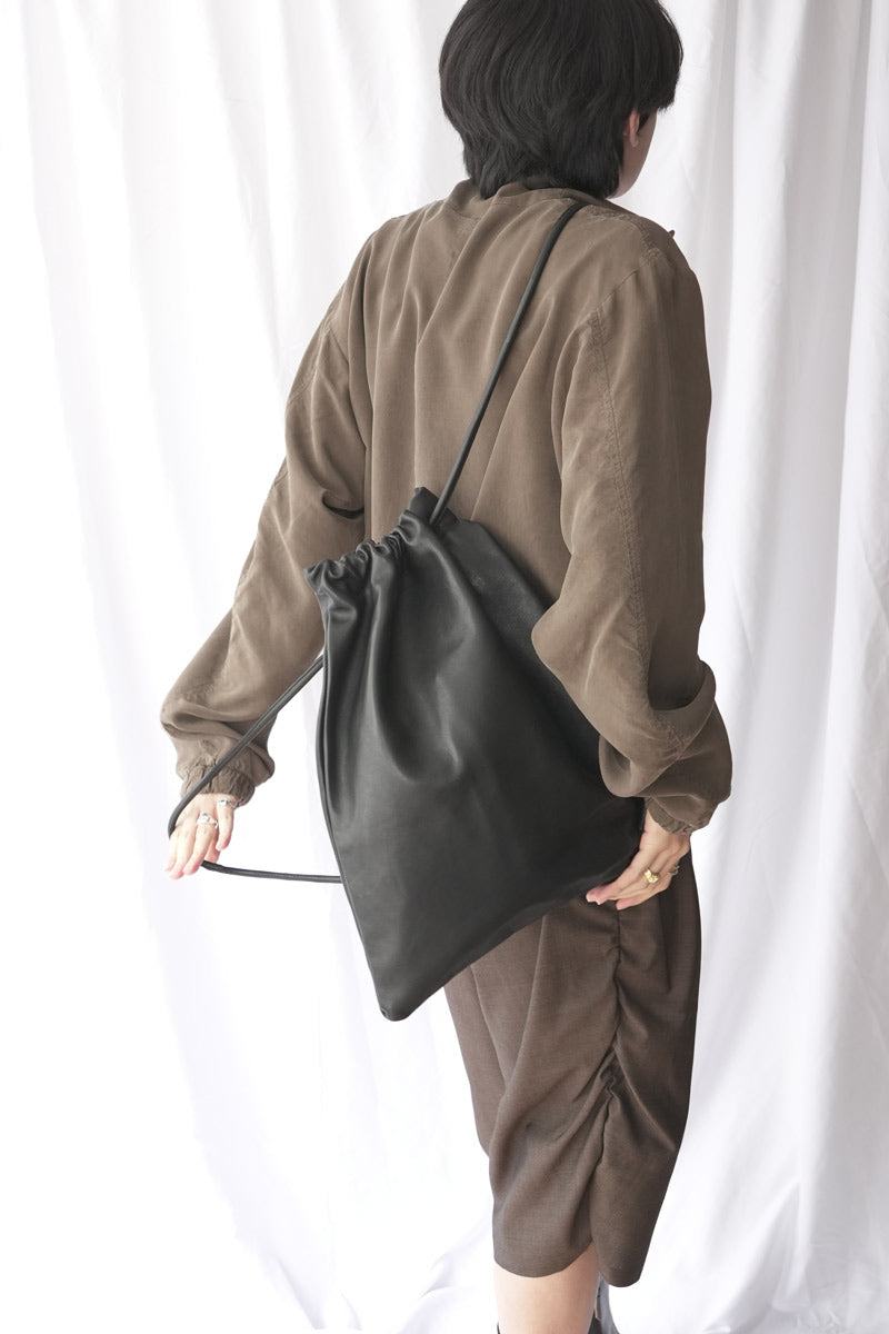 S18 NO.131 LEATHER GATHERED CROSSED BAG / BLACK [金沢店]