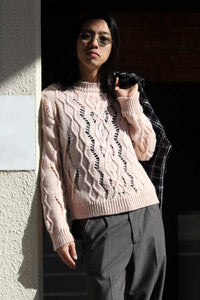 CABLE SONAR ROUNDNECK / DELICATE PINK FISHERMAN WOOL