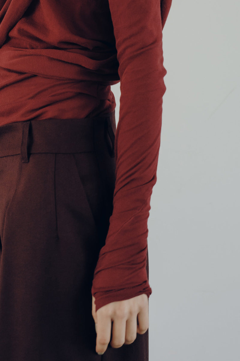 SHEER FRAISE SIDE TUCK TOP / WINE