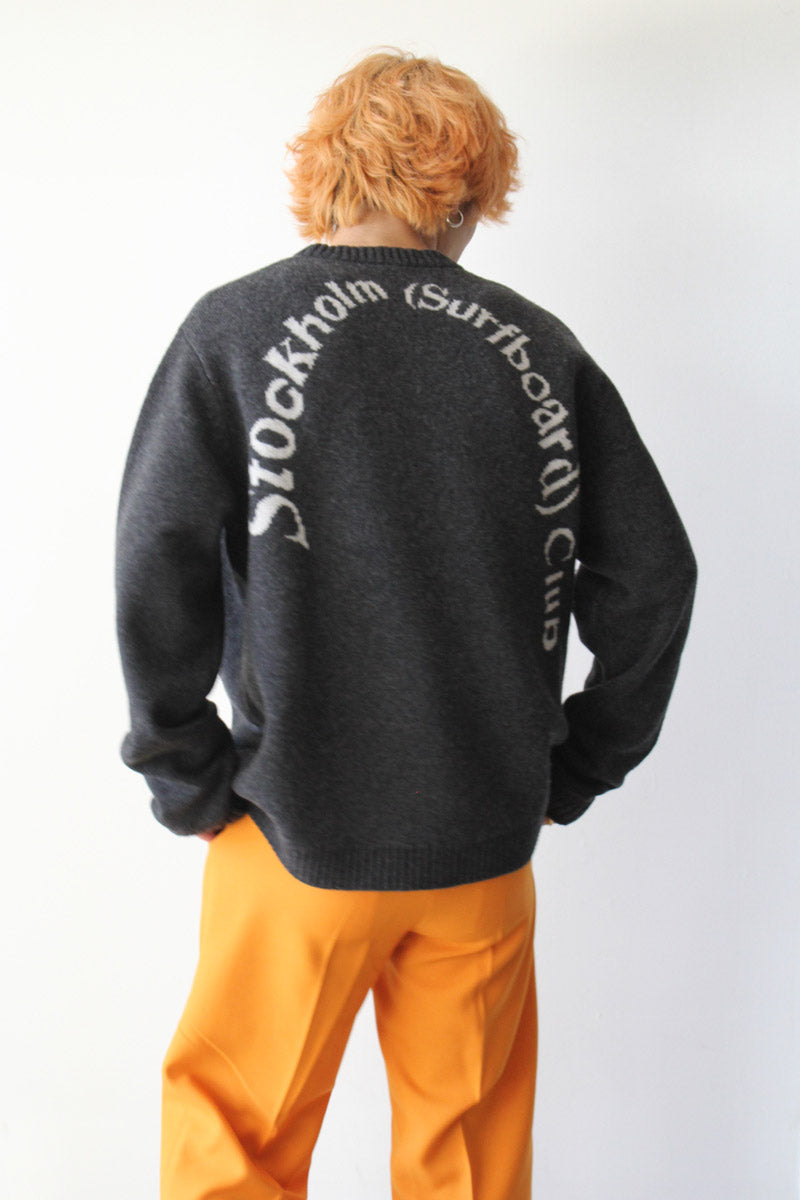 STOCKHOLM SURFBOARD CLUB | KNIT SWEATER / BLACK バックデザインセーター