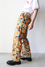 Load image into Gallery viewer, CARGO TROUSERS / ORANGE CAMO