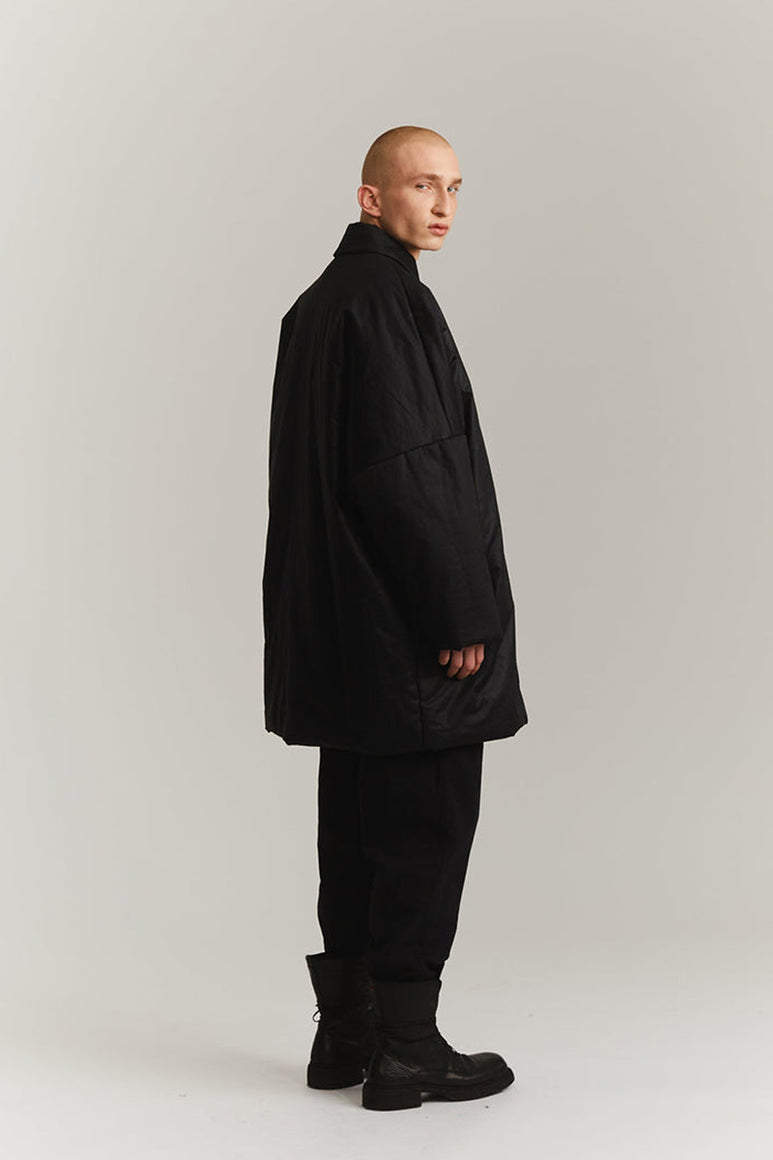 TRIANGLE COAT-LACQUED / BLACK