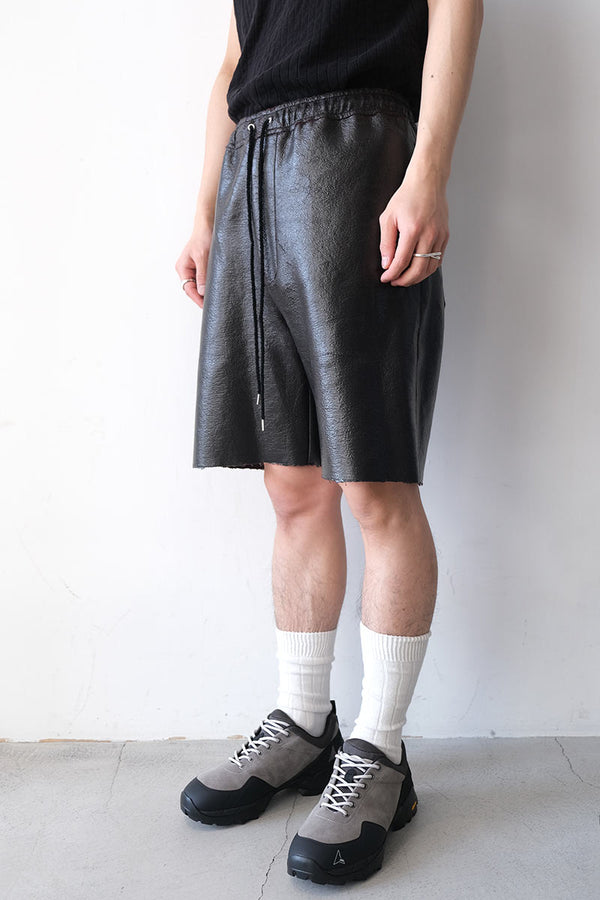 LEATHER-ISH SWEAT SHORTS / BLACK LEATHER [20% 할인]