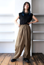 Load image into Gallery viewer, ROPE CARGO TROUSERS / DARK KHAKI