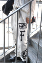 画像をギャラリービューアに読み込む, WIDE WAIST LOOP TROUSERS / WHITE WITH PAINTING