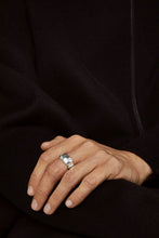 Load image into Gallery viewer, RAUK RING NARROW / CARVED SILVER