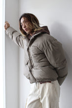 Load image into Gallery viewer, INHALE PUFFA / DOUBLEGANGER BEIGE MEL NYLON