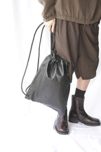 画像をギャラリービューアに読み込む, S18 NO.131 LEATHER GATHERED CROSSED BAG / BLACK [金沢店]
