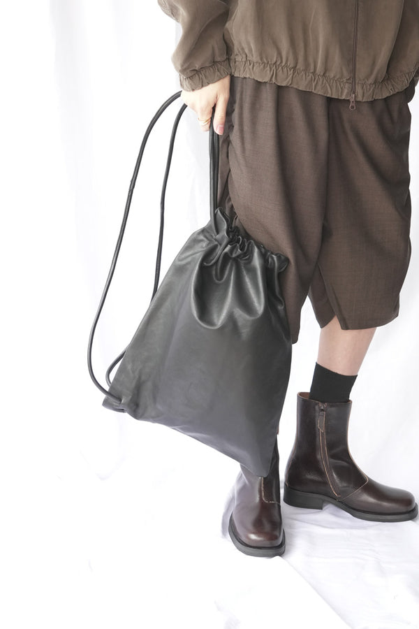 S18 NO.131 LEATHER GATHERED CROSSED BAG / BLACK [金沢店]