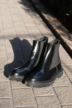 Load image into Gallery viewer, TYPE 188 CHELSEA BOOTS INJECTED TPU RUBBER SOLE / BLACK 