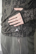 画像をギャラリービューアに読み込む, LAKI MELTED PRINT UV HOODIE / OLIVE