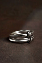 Load image into Gallery viewer, CONNECTED RING INFINITY / STERLING SILVER