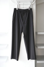 画像をギャラリービューアに読み込む, S17 NO.288 FINE WOOL DRAWSTRING TROUSERS / BLACK HERRINGBONE [金沢店]