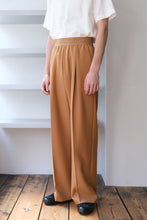 Load image into Gallery viewer, ELAINE ELASTIC TROUSERS / CAMEL