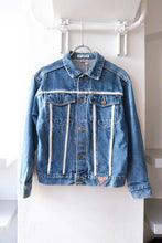 Load image into Gallery viewer, GUESS | 90&#39;S MADE IN USA WHITE LINE DENIM JACKET [USED]