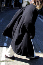 Load image into Gallery viewer, BIG BLOBBY COAT-KASPER / BLACK