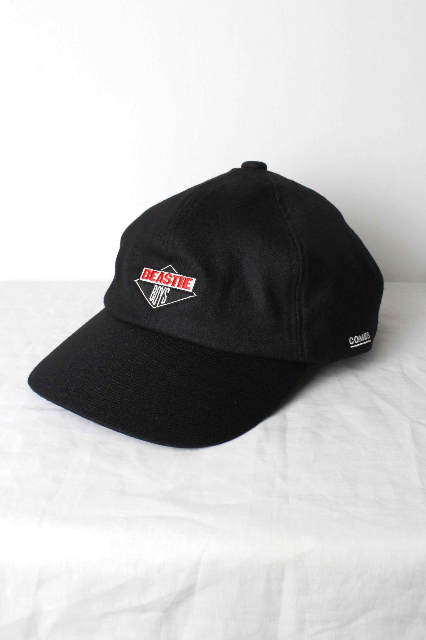 COMESANDGOES | BEASTIE BOYS CAP1 / BLACK ウールロゴキャップ – STOCK