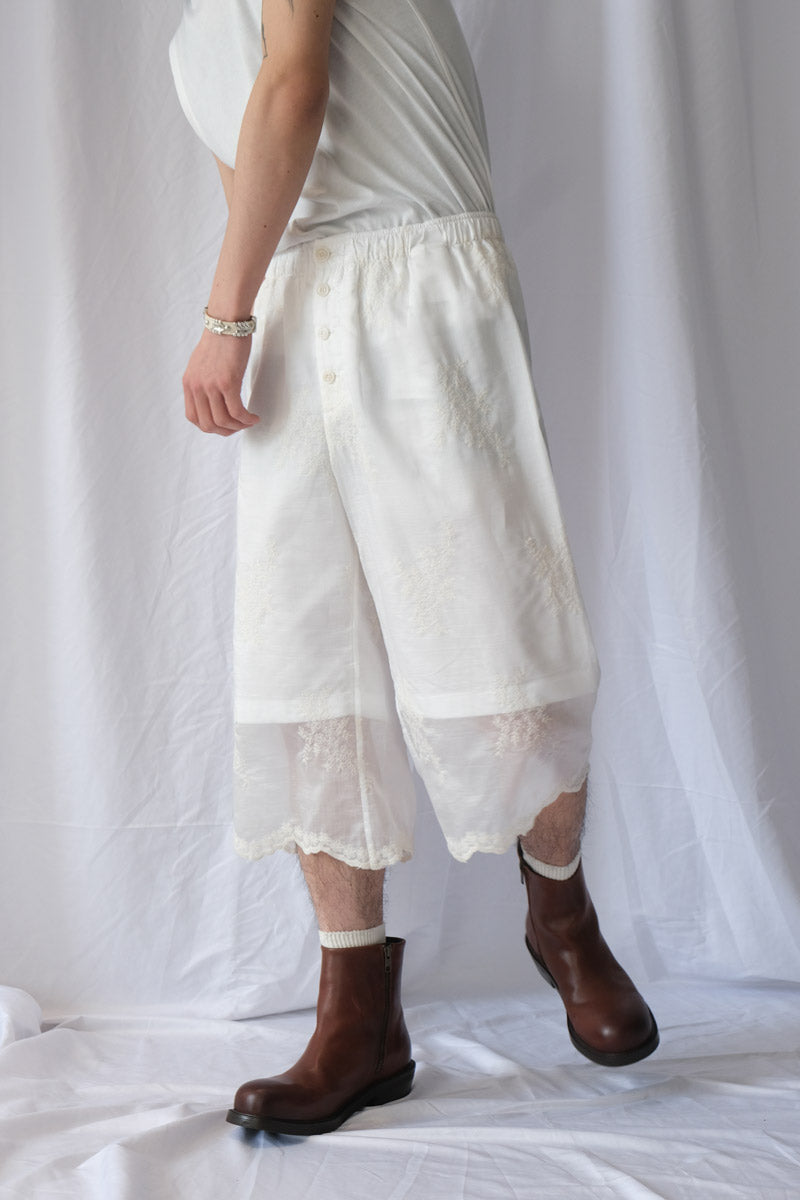FRILL SHORTS / IVORY BLOOM ETHEREAL VELI