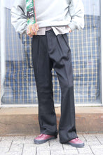Load image into Gallery viewer, WOOL TRICOTINE FLARE / BLACK [金沢店]
