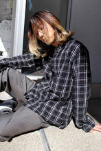 Load image into Gallery viewer, HAVEN JACKET / BLACK/WHITE HELIX FLANNEL