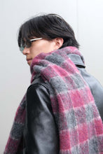 Load image into Gallery viewer, ESTATE SCARF / PINK FUZZY ALPACA CHECK