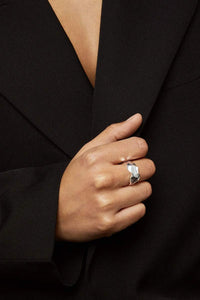 RAUK RING NARROW / CARVED SILVER