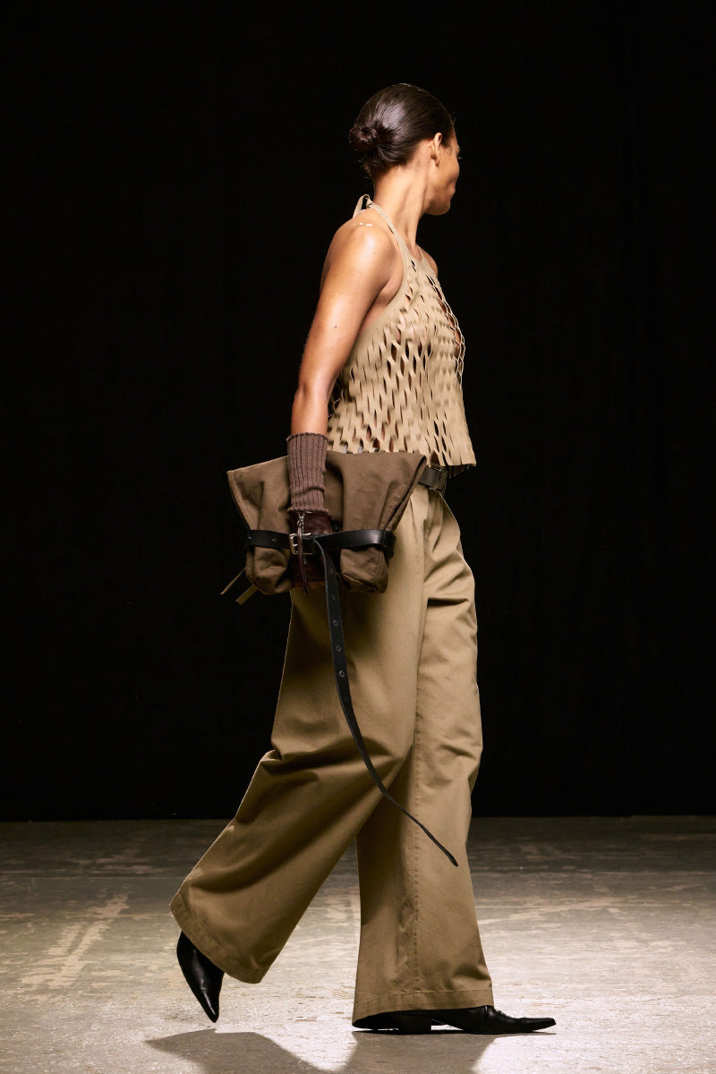 WRAP BAG / DUST MOSS KURA CANVAS [Expected to arrive in Autumn/Winter 2026]