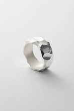Load image into Gallery viewer, RAUK RING NARROW / CARVED SILVER