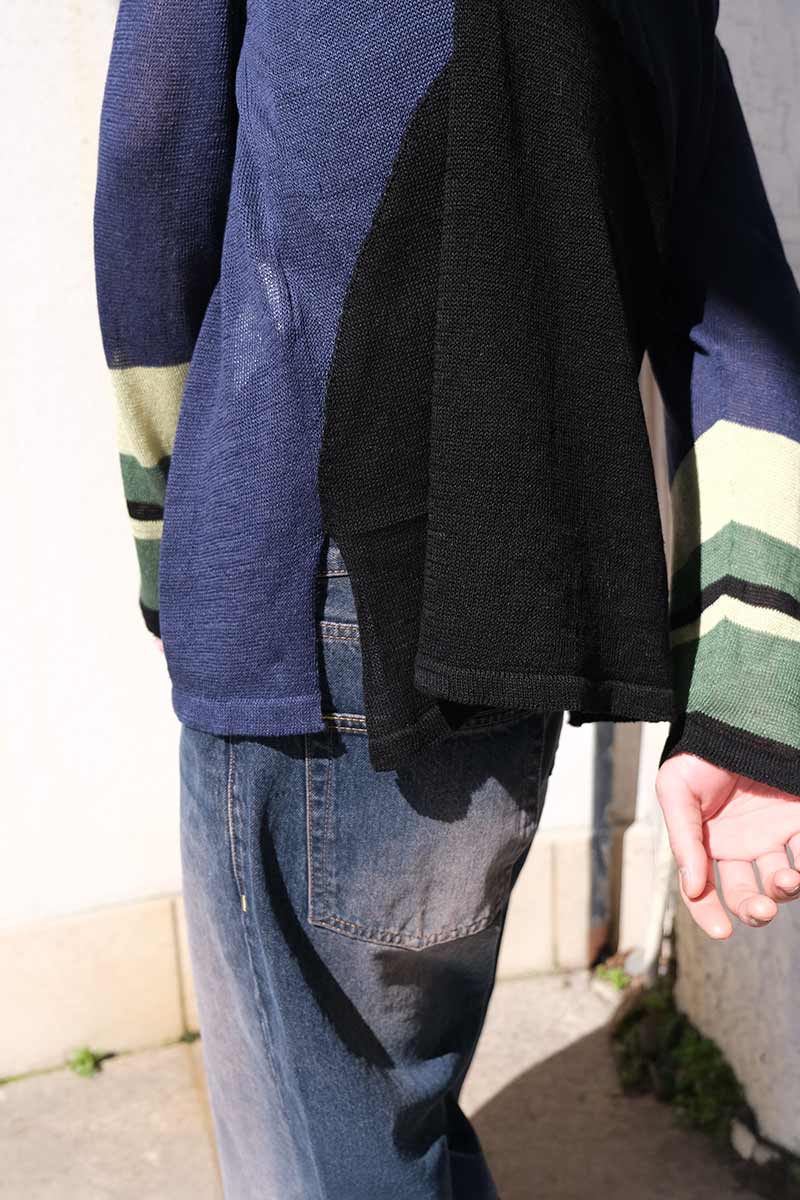 EDWARD CUMING | HALF MOON LOOSE SWEATER / BLUE-BLACK-LIME