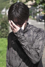 画像をギャラリービューアに読み込む, LAKI MELTED PRINT UV HOODIE / OLIVE