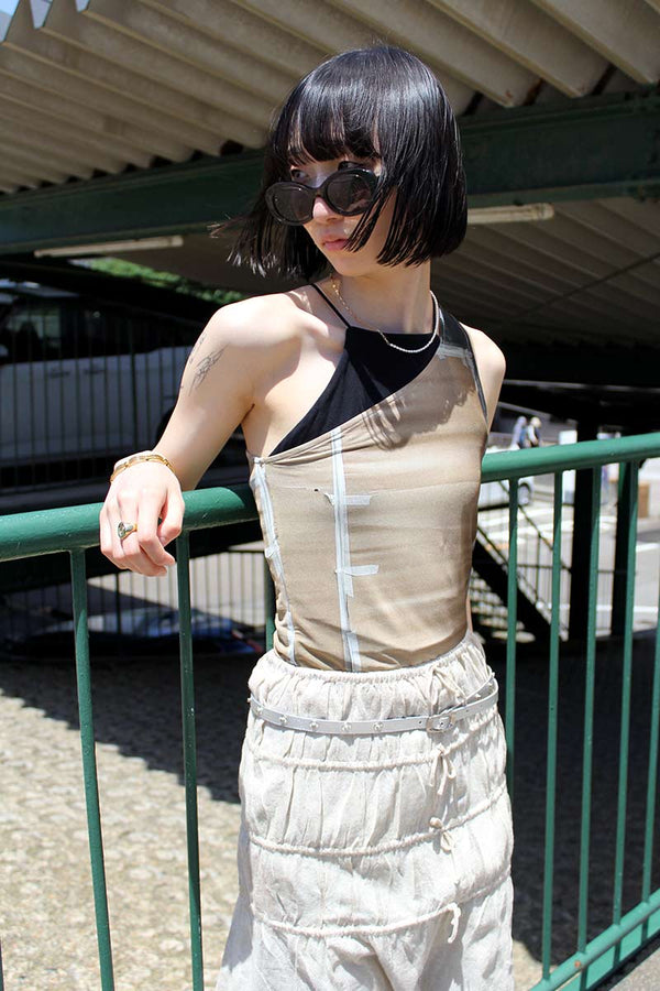 COLU ONE SHOULDER TOP / CONSTRUCTION PRINT [40%OFF]