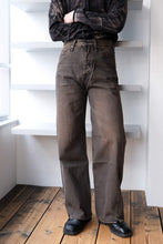 Load image into Gallery viewer, SKEW JEANS / VINTAGE BLACK DIRT