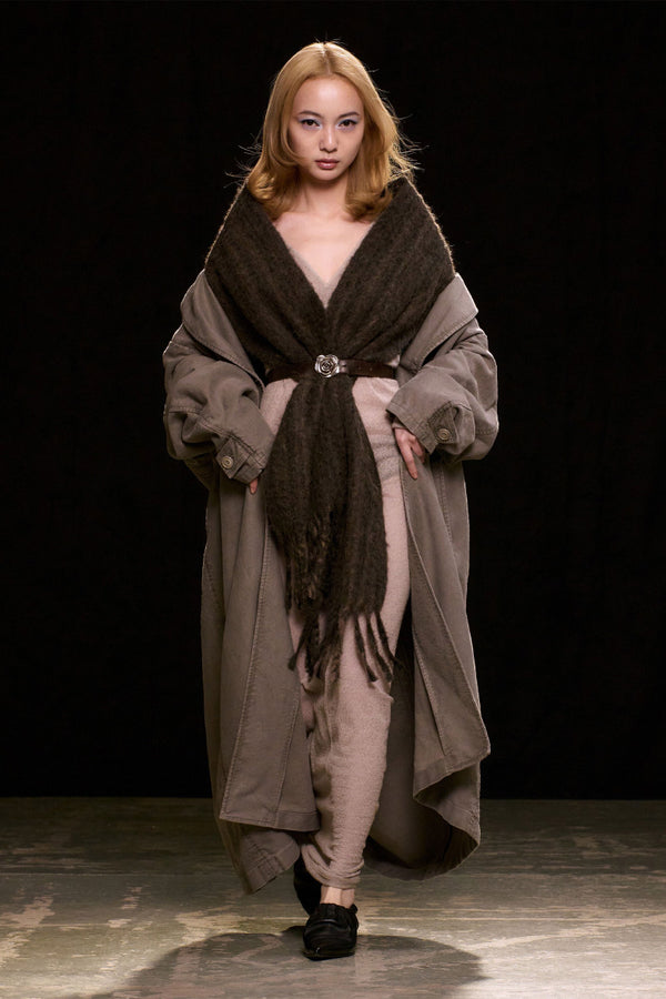 ESTATE SCARF / CHOCO PRESSED WAVE ALPACA [Expected to arrive in Autumn/Winter 2026]