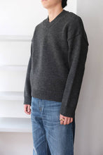 Load image into Gallery viewer, SONAR V-NECK / ASH MELANGE STATELY WOOL