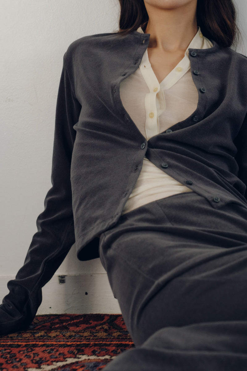 HIGH GAUGE PILE TIGHT HEM CARDIGAN / CHARCOAL