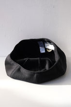 Load image into Gallery viewer, TECH WOOL BERET / BLACK