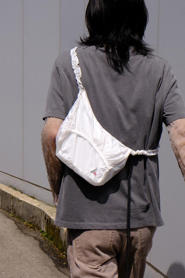 LAKI SMALL PACKABLE KNOT BAG / WISPY CLOUDS
